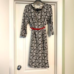 Loft dress size 16W. Like new. Grey and white paisley. Perfect for the holidays!